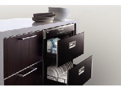 高温消毒柜好还是紫外线消毒柜好且怎样购买合适的？